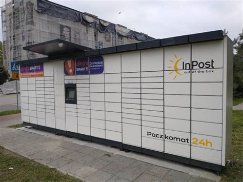 postal parcel lockers near me